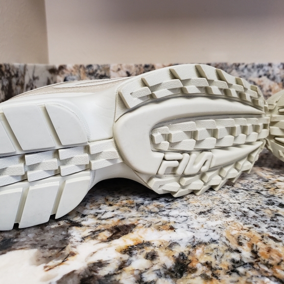 Fila - Picture 10 of 13